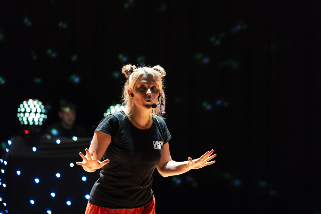 Lizzie Hawes, community dance artist