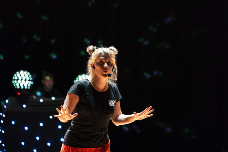 Lizzie Hawes, community dance artist